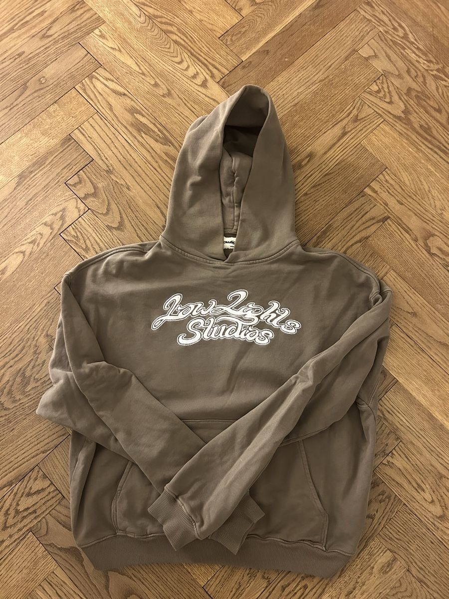 Maglioni & Felpe: Low Lights Studios Hoodie / Grösse M – Usato da Zürich venduto da lin_s5j6