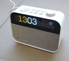Pure Radiowecker Moment, weiss, mit integriertem Nachtlicht
