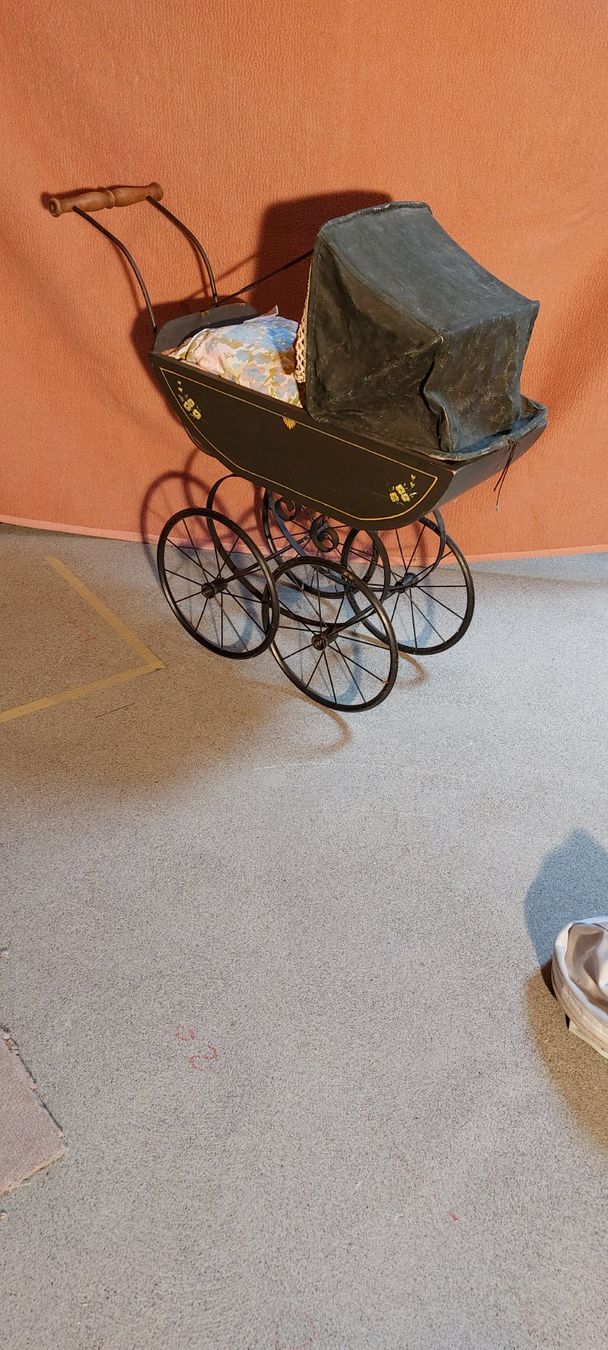 Carrozzine: Kinderwagen antik – Usato da Horw venduto da Zentral50 2