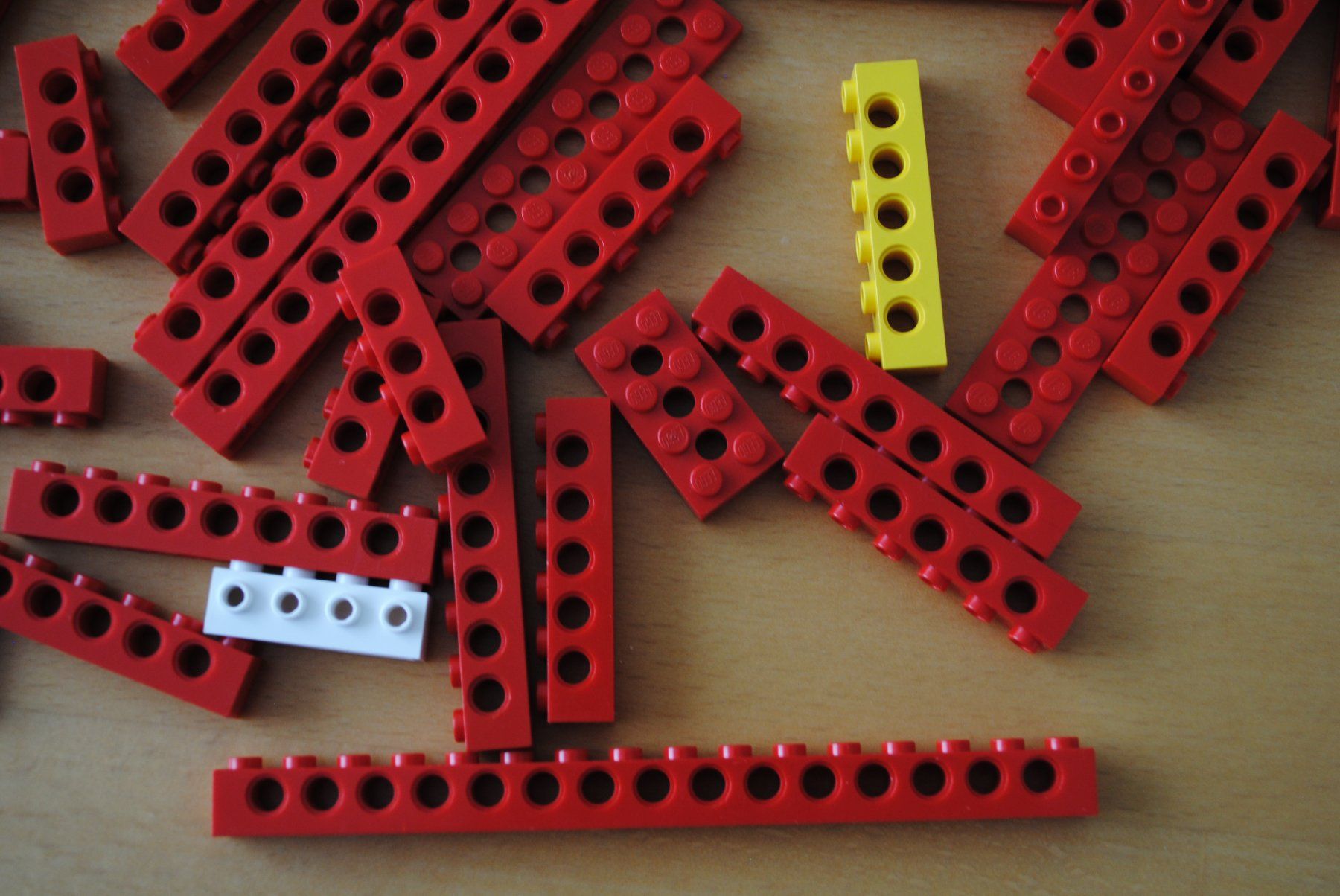 Lego Kit di costruzioni: Legoteile:- diverse rote Technic Balken    /G09/1 – Usato da St. Gallen venduto da Bisaknosp 4