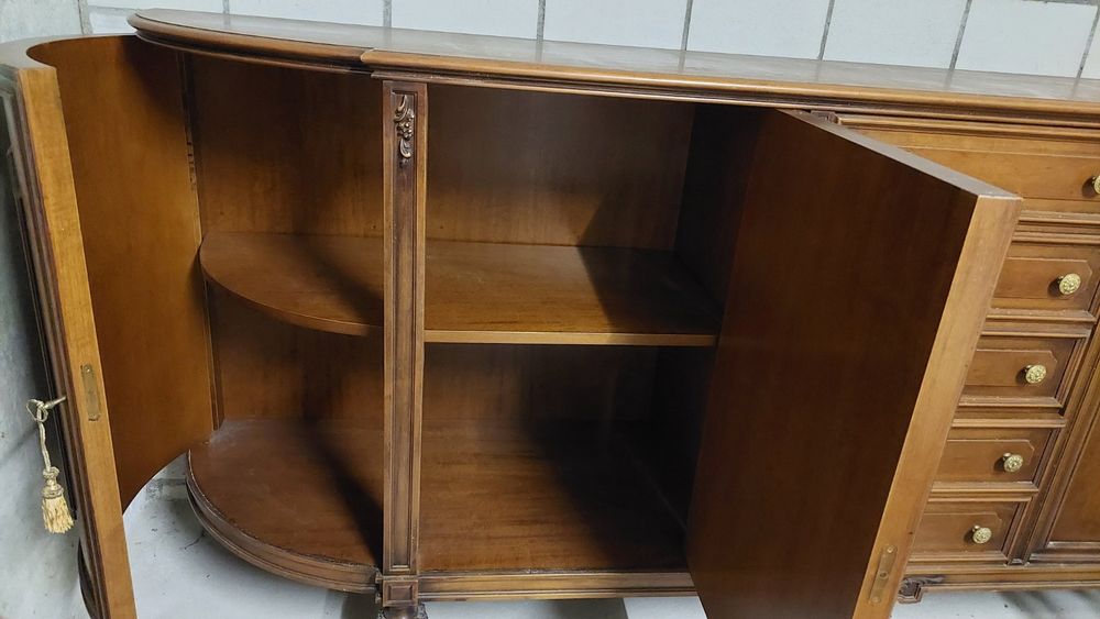 Commodes: 1 Sideboard aus Nussbaum-Holz – D'occasion à Nussbaumen AG par erfolg25 1