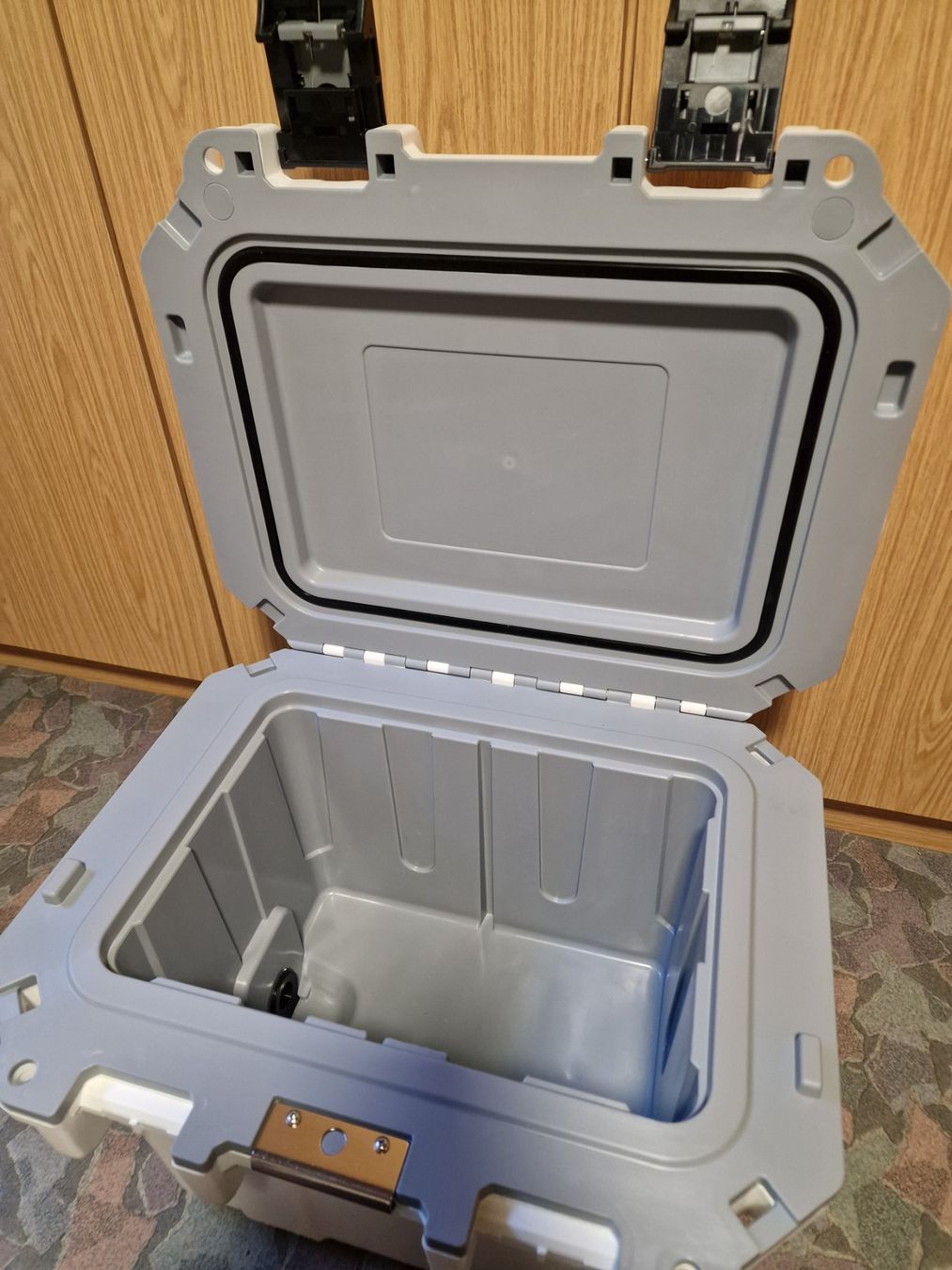 Frigoriferi & Refrigeratori: Pro Camping Kühlbox - Massiv - NEU – Usato da Villmergen venduto da Markus_Selina_Store 1
