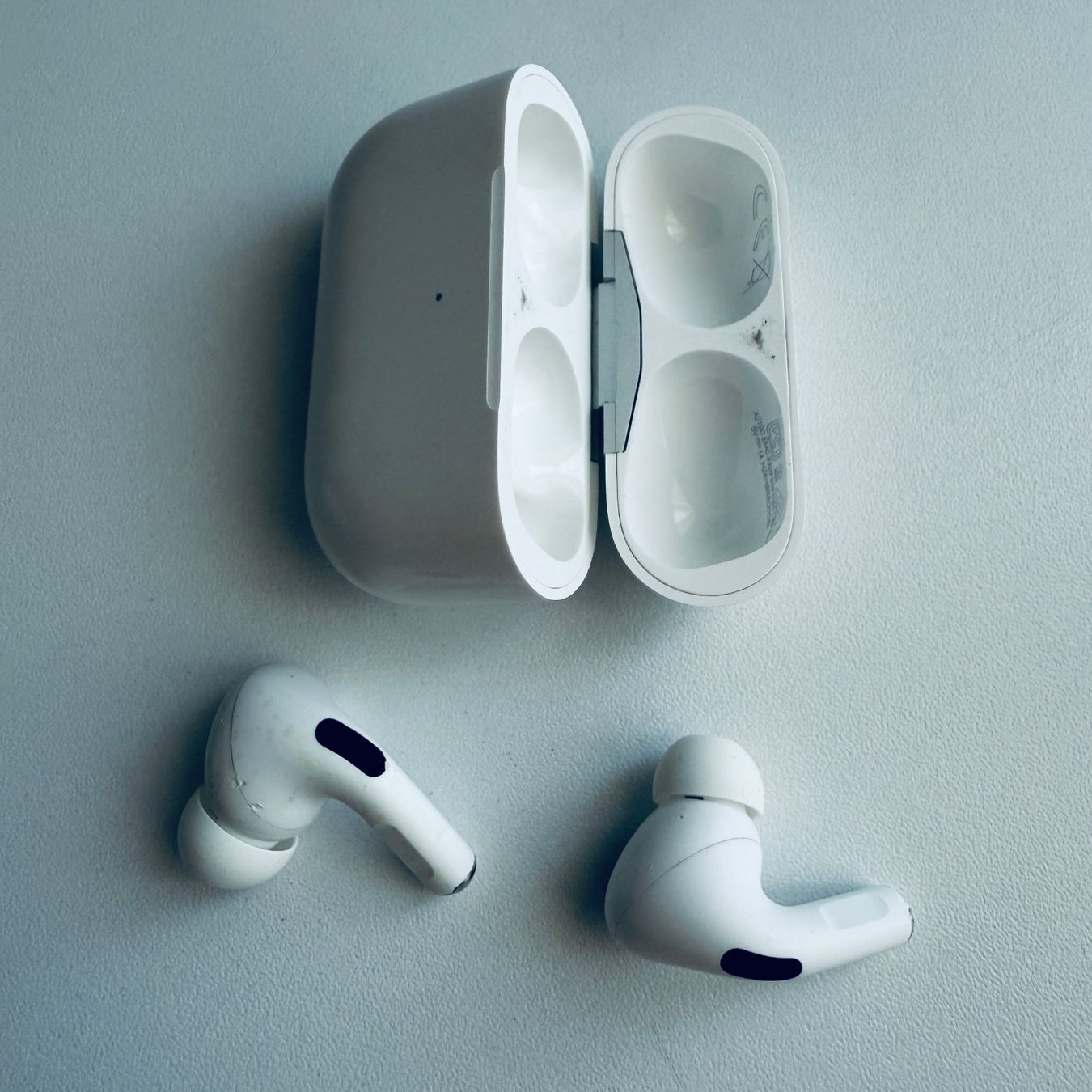 Apple Cuffie: Original Apple AirPods Pro 1 Gen. Wireless Case – Usato da Basel venduto da MY.AIRPODS.SHOP 2