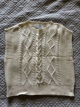 Gilet tricoté crème sans manches