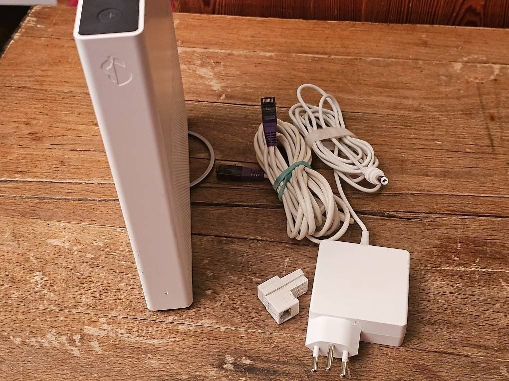 Swisscom Modem & Router: Swisscom Internet Box 3 – Usato da Monte Carasso venduto da giave 1