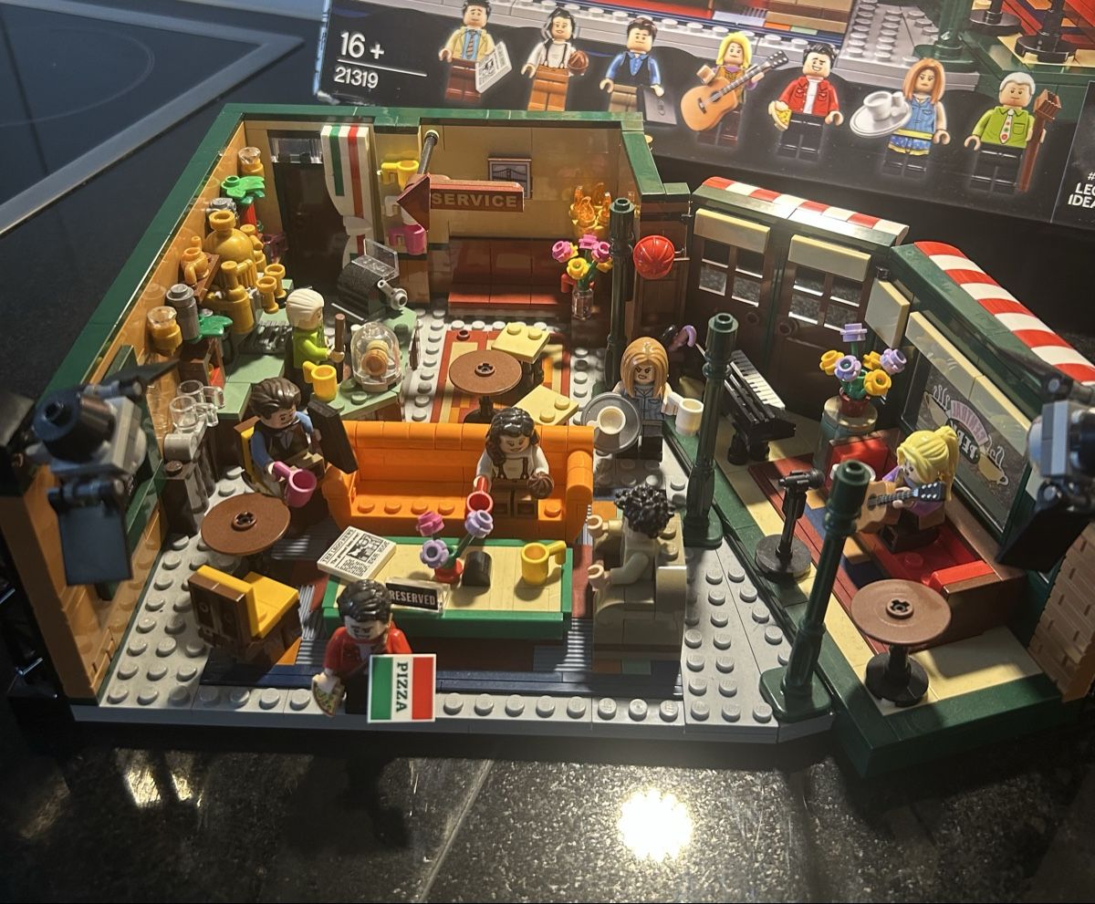 Lego Baukästen: Lego Friends Central Perk – Gebraucht aus La Tour-de-Trême von daspo 1