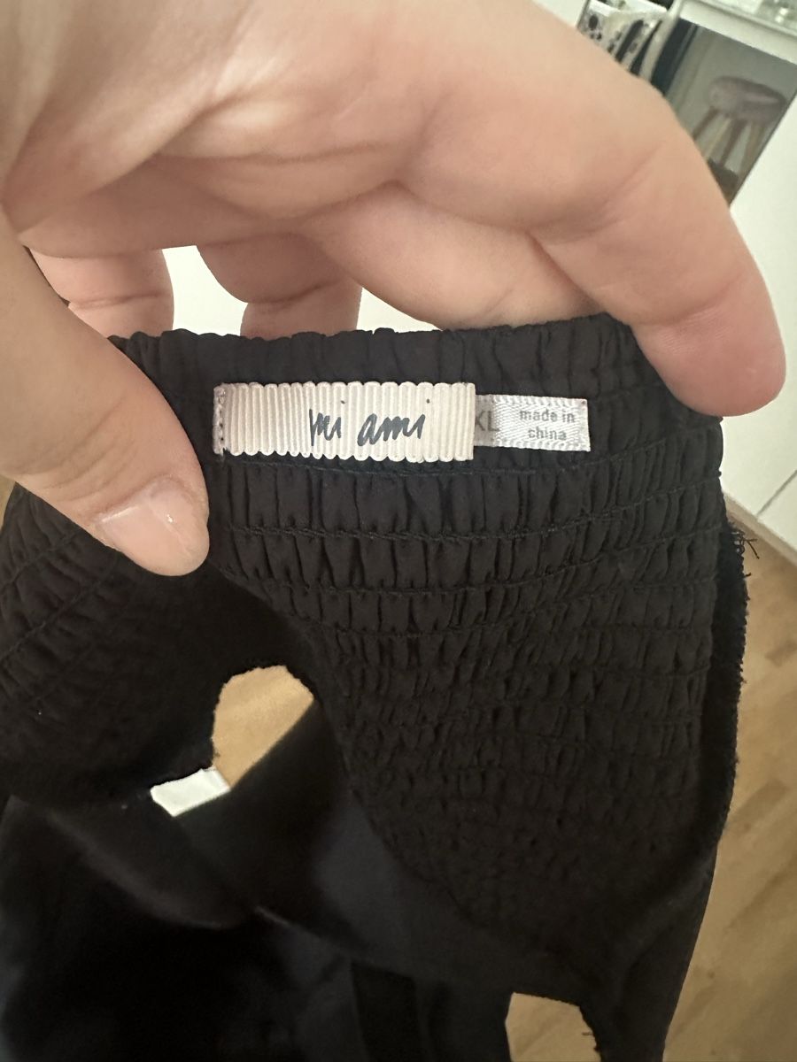 Top: Crop Top – Nuovo (secondo la descrizione) da Zürich venduto da gryffindor_aurorin 2