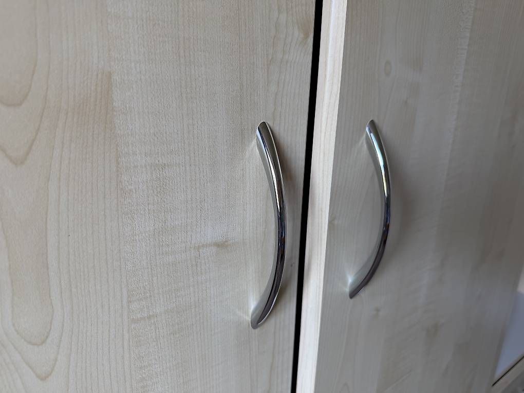 Armadi: Wandschrank – Usato da Hinterkappelen venduto da Metal-art 2