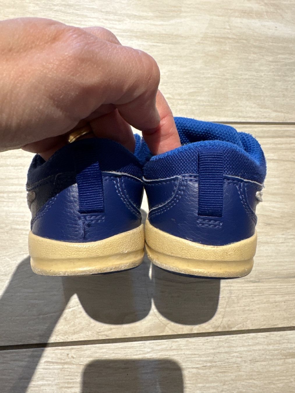 Nike Scarpe per ragazzi: Nike Turnschuhe Gr 25 – Usato da Gelterkinden venduto da Familienferien 3
