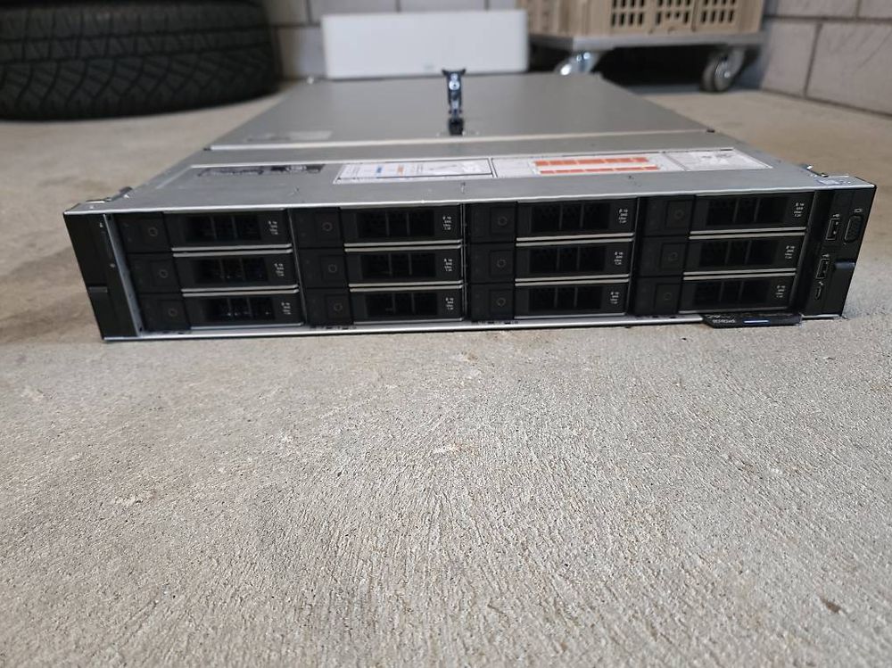 Dell R740xd Server 256GB RAM (Gebraucht) in Sevelen für CHF 1400 – nur ...