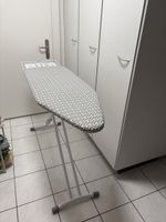 Bügelbrett, 150 cm, höhenverstellbar, neuwertig