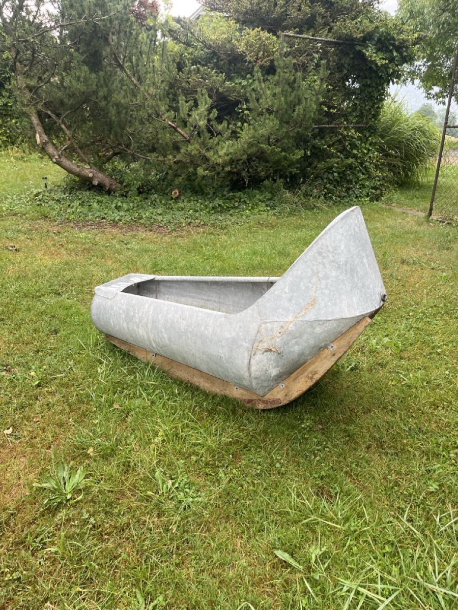Sonstige Gartendekorationen: Antike Badewanne Deko – Gebraucht aus ruswil von EssTseHa