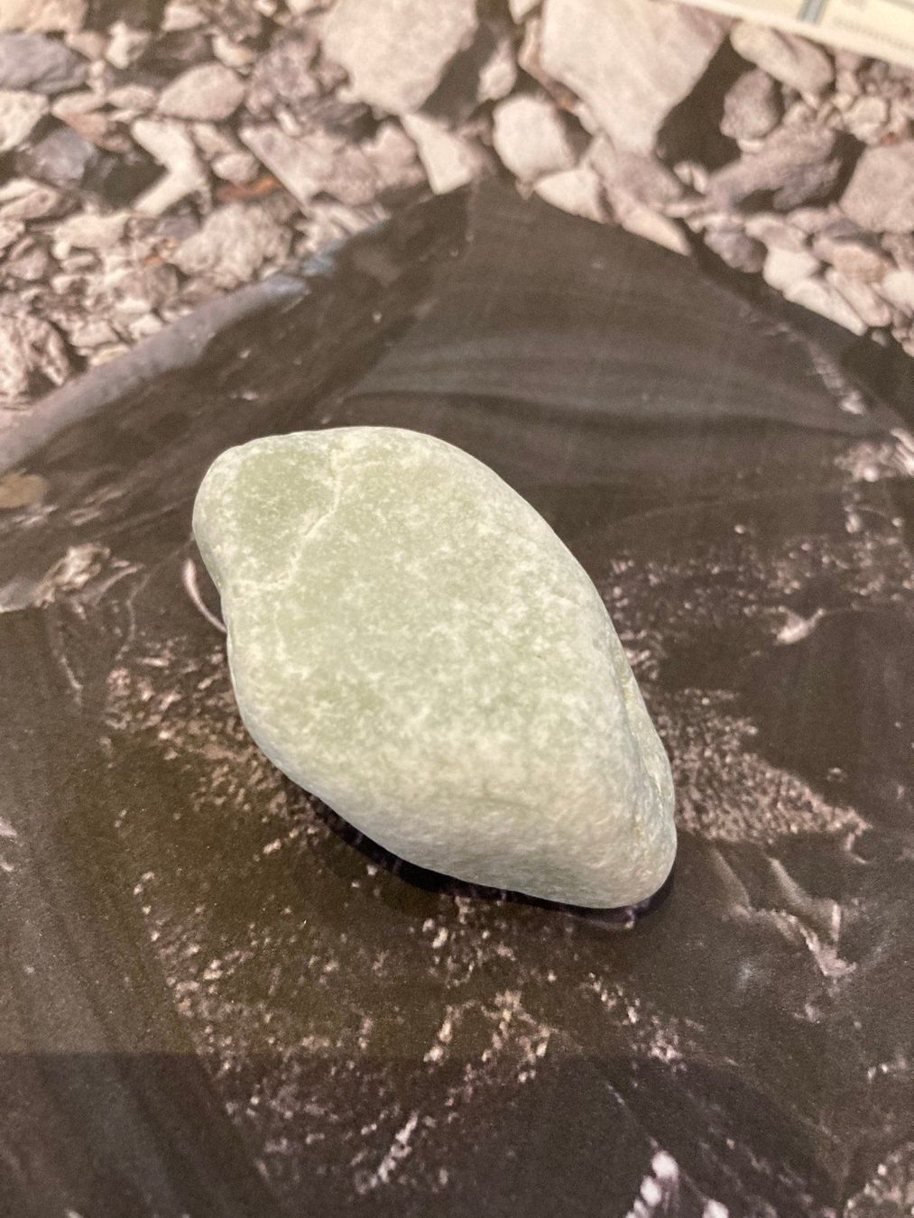 Edelsteine: Jade roh Heilstein – Neu (gemäss Beschreibung) aus Biberist von Steine