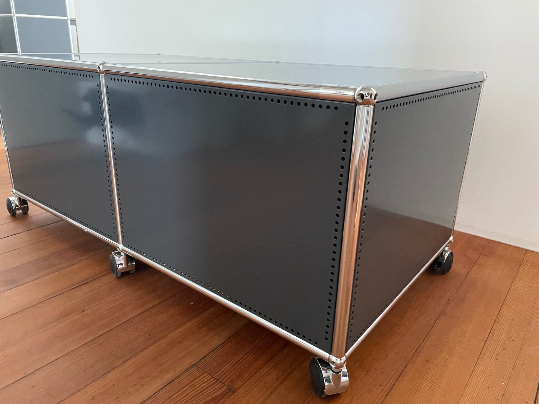 USM Scaffali: USM Haller Sideboard, 2 Elemente auf Rollen – Usato da Laupen BE venduto da sabale 3