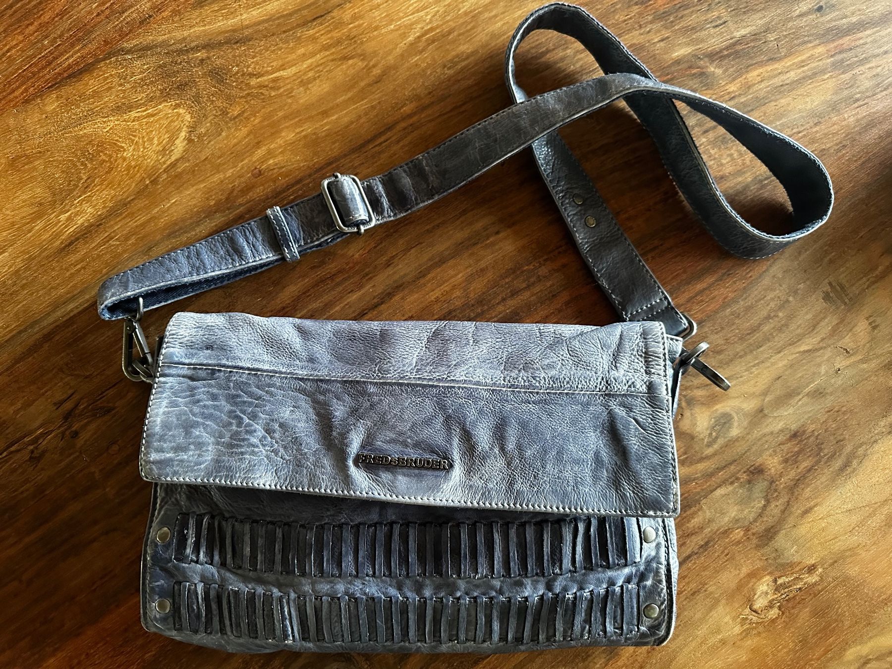 FredsBruder Borse da donna: FredsBruder, blaue Handtasche – Usato da Au ZH venduto da fortschreiter 9