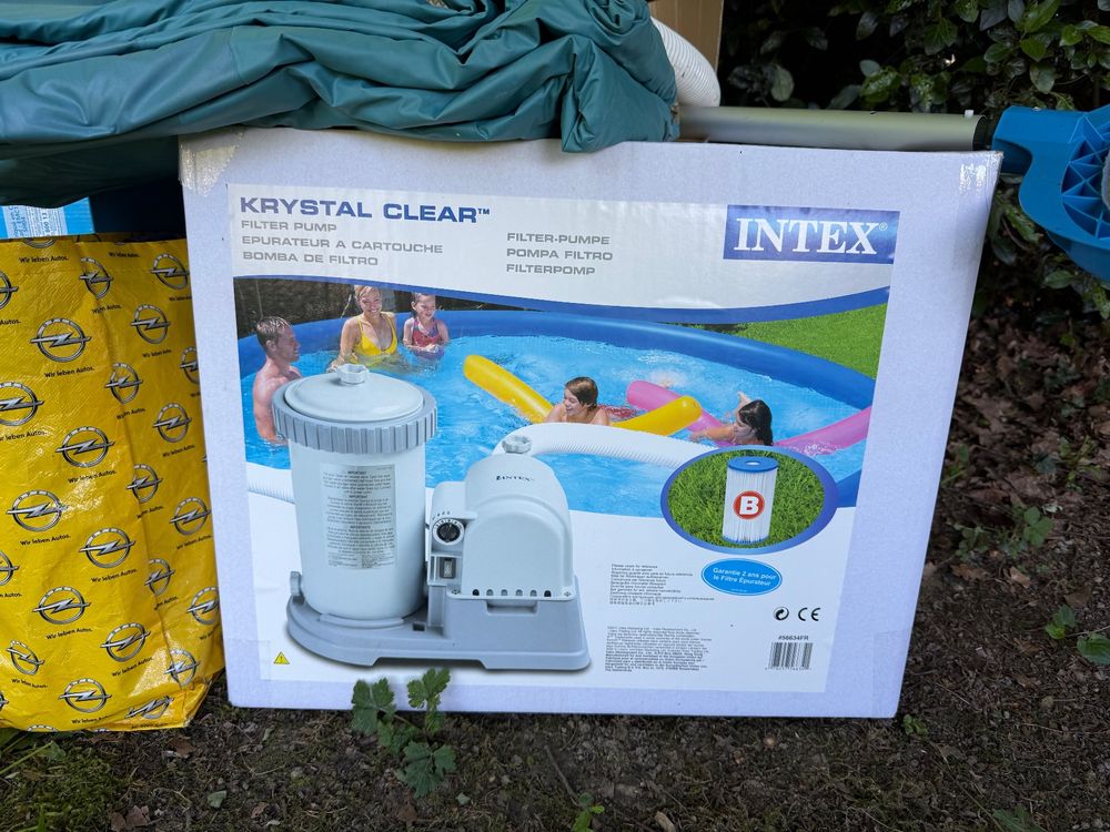 Intex Schwimmbad: Piscine hors sol Intex 4.57m avec tous les accessoires – Gebraucht aus Vessy von caveun
