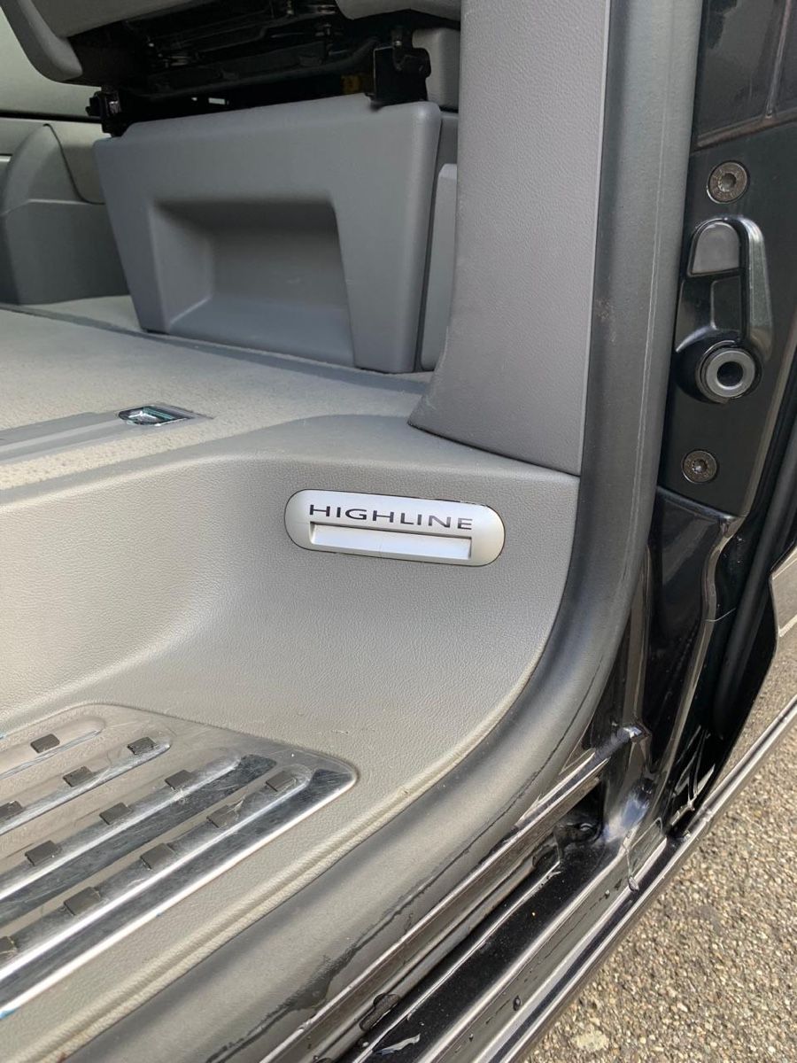 VW Automobili: VW Multivan Highline 2.5 TDI Automat 174 PS – Usato da Oberwil BL venduto da Samsung010 9