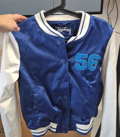 College Jacke blau weiss Nummer 56 neuwertiger Zustand