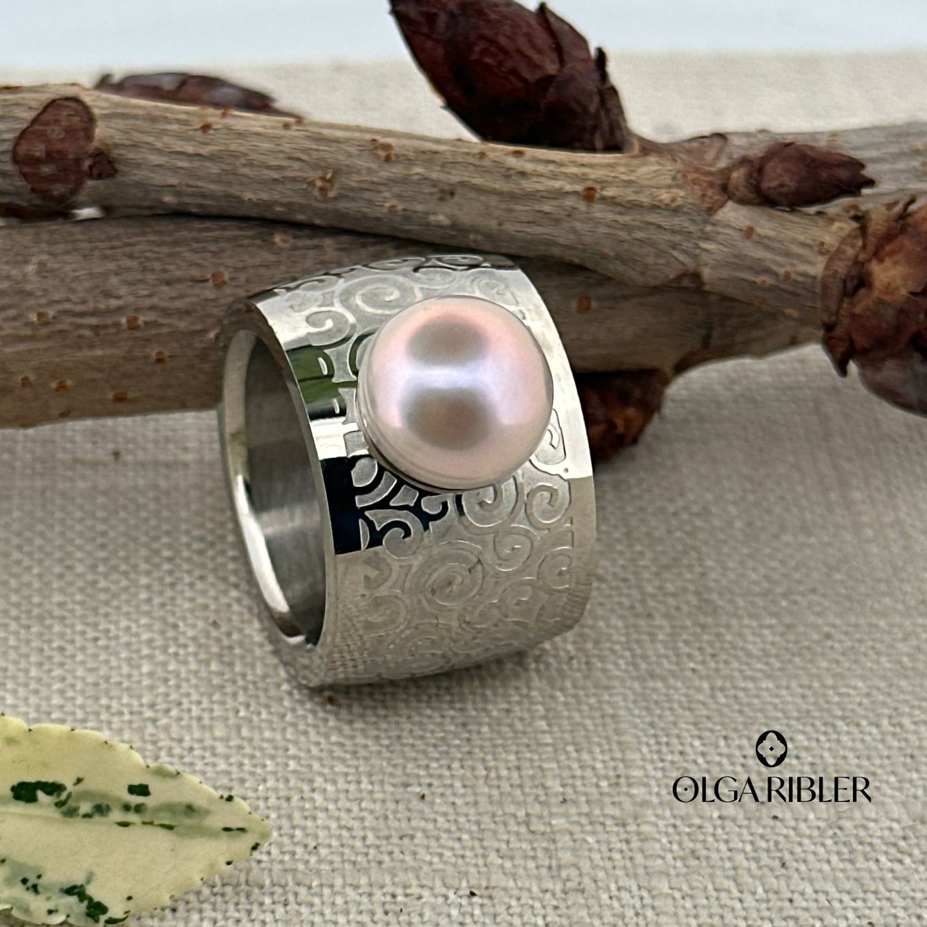 Olga Ribler Bagues: Edelstahl Ring mit Perle Grösse 58 – Neuf (Voir description) à Luzern par Schmuckoutlet