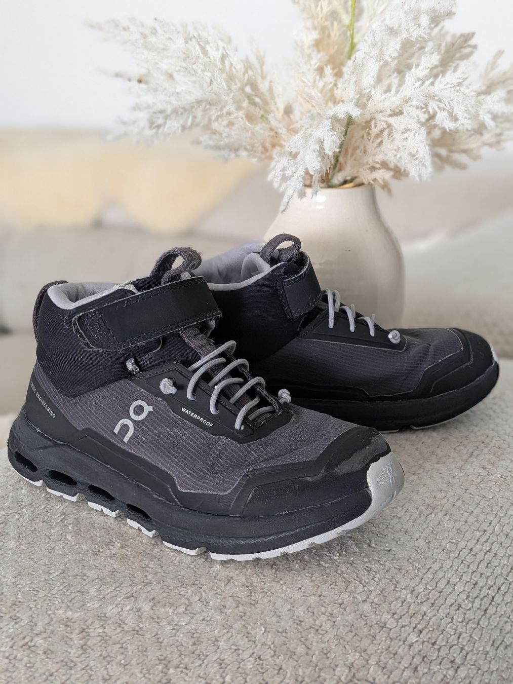 On Scarpe per ragazzi: ON Cloud Kinder Boots Wasserdicht – Gr. 28.5 – Usato da Opfikon venduto da ahi_hlw9