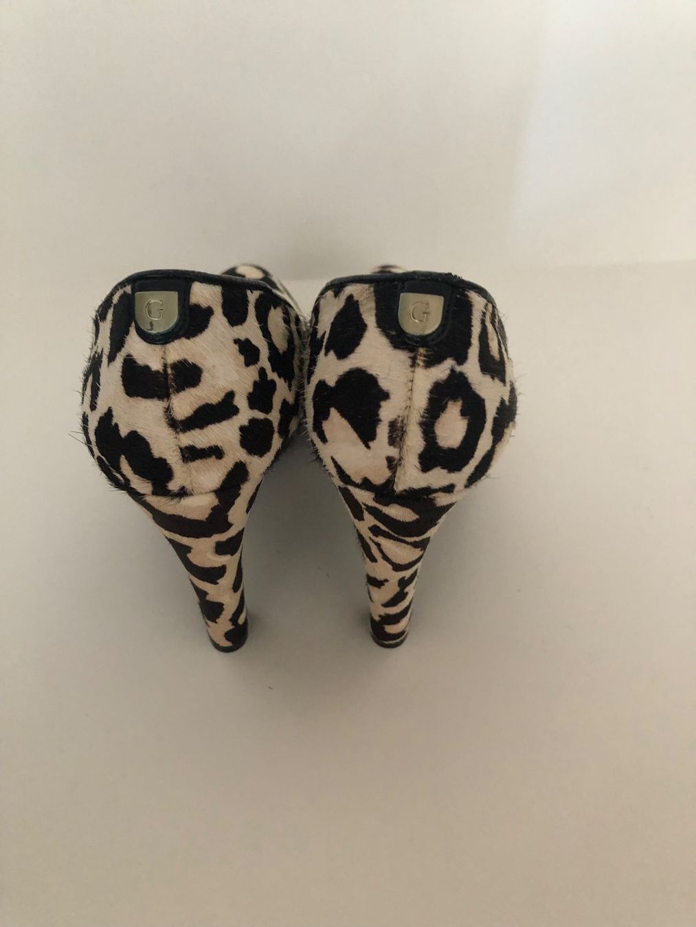 Guess Damenschuhe: Guess Pumps – Gebraucht aus Gümligen von PSK 2