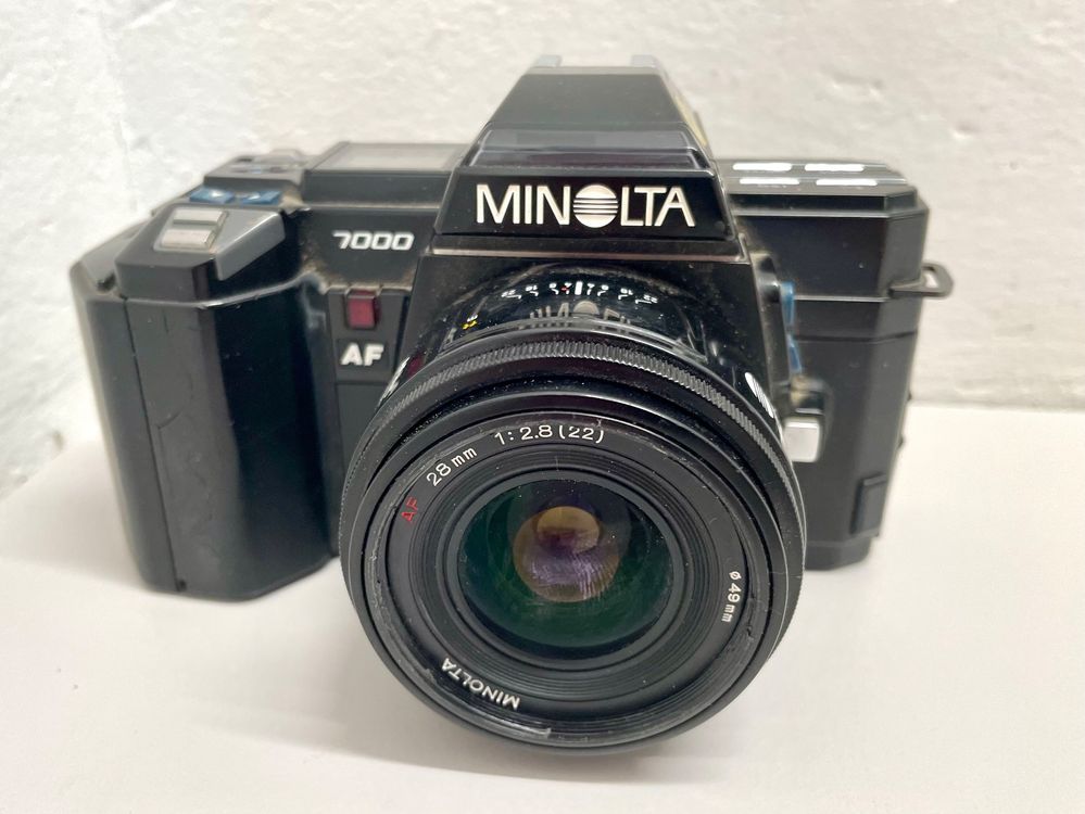 Minolta Fotocamera: Minolta 7000 AF Spiegelreflex Kamera – Usato da Niederdorf venduto da LeptonAG 1