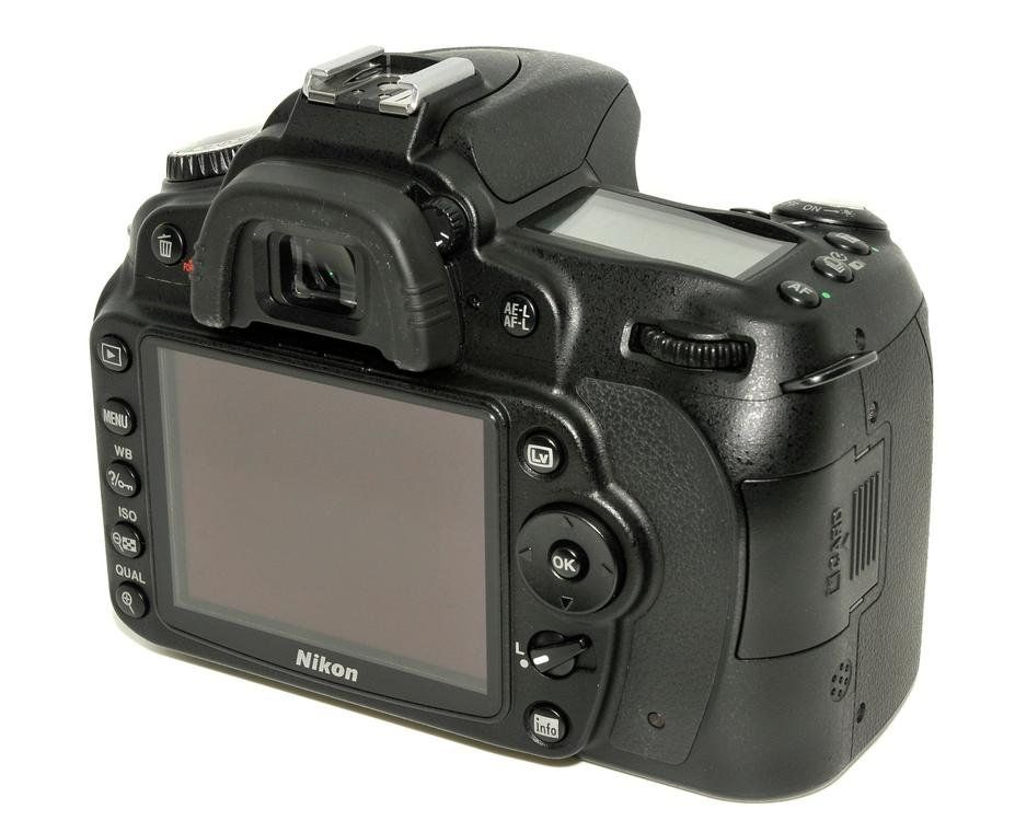 Nikon Fotocamera: Nikon D90+ 18-105mm VR LENS+ SD CARD – Usato da Schlieren venduto da Sunshine_0109 1