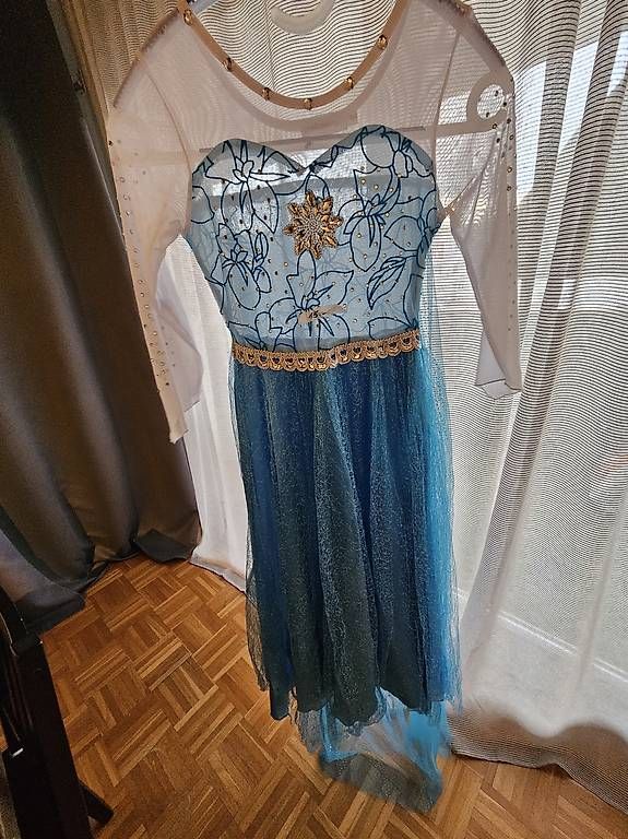 Vestiti: Robes – Usato da Yvonand venduto da Hannah24