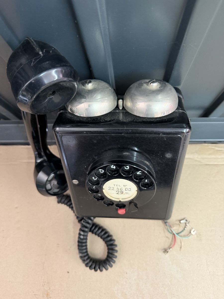 Téléphones: Altes Wählscheibentelefon schwarz mit Hörergabel – Défectueux à Kreuzlingen par Roller-Werkstatt 1