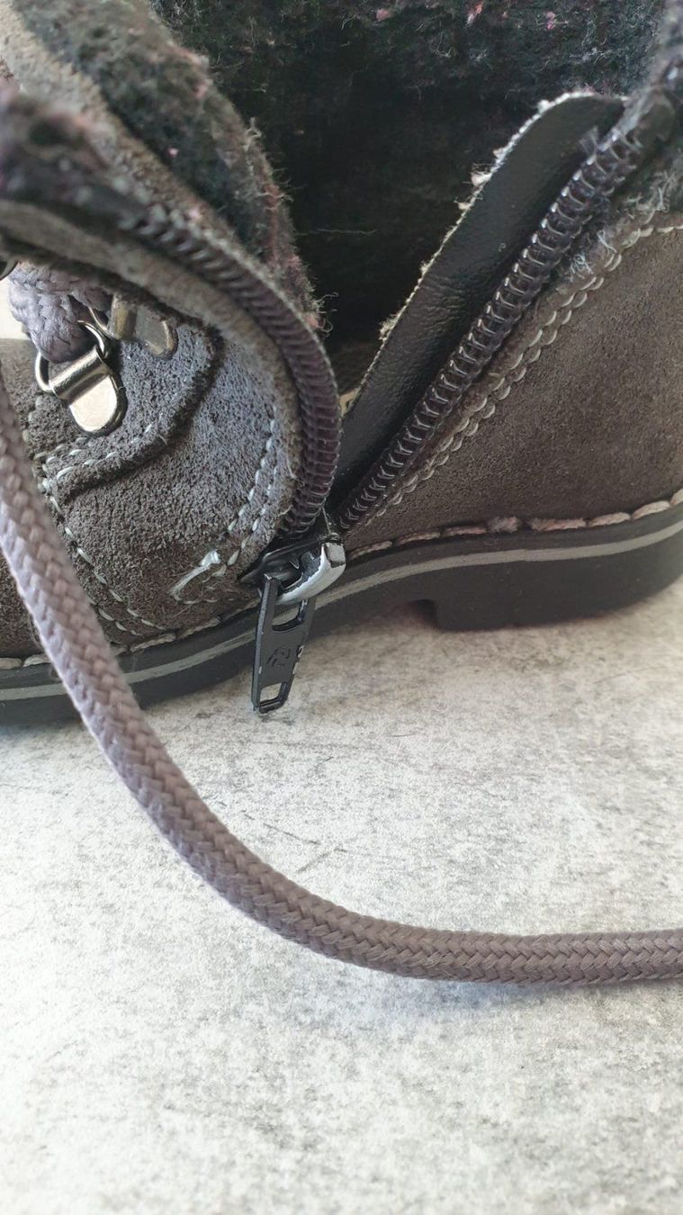 Schuhe für Mädchen: Chaussures bébé taille 19 – Gebraucht aus Le Noirmont von Guiguiguette 3
