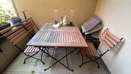 Gartentisch mit vier Stühlen, zusammenklappbar & ausziehbar