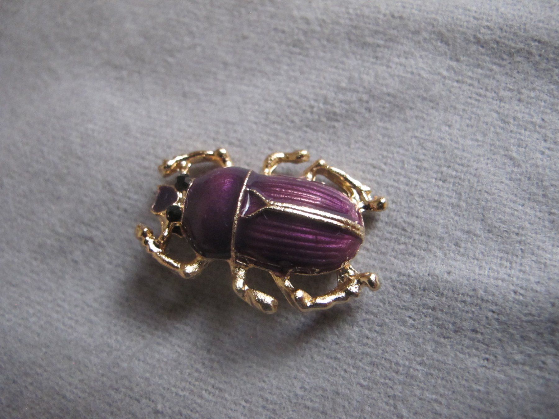 Spille & Fermagli: Brosche Käfer Design goldfarben violett – Nuovo (secondo la descrizione) da Löhningen venduto da Chimae67 1