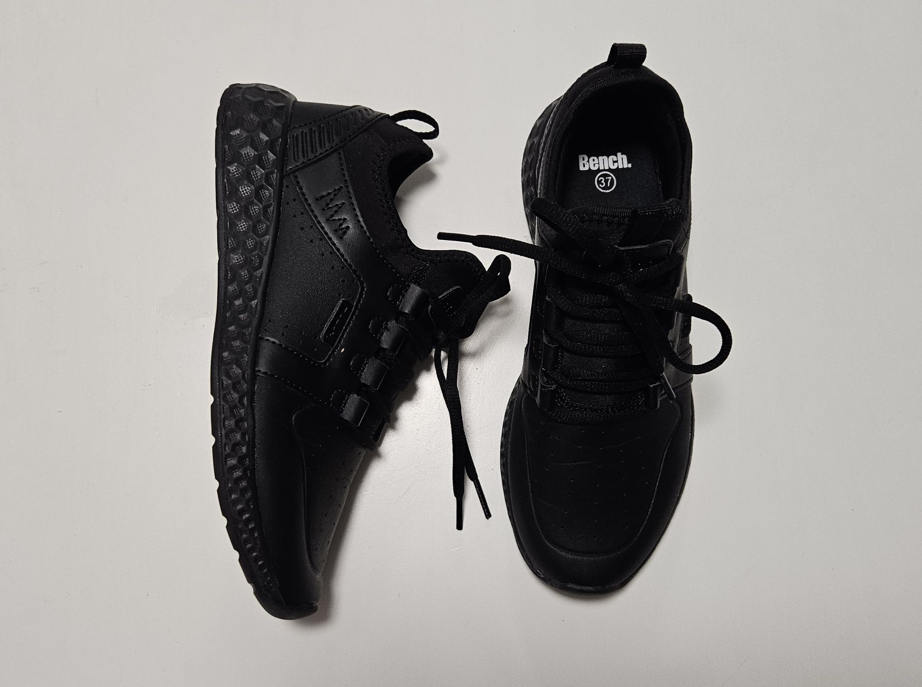 Bench Herrenschuhe: Neue Bench Sneaker Gr. 37 – Neu (gemäss Beschreibung) aus Solothurn von jul_plt9 1