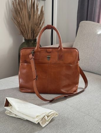 Beautiful genuine leather dr / laptop bag by Oscar Jacobson