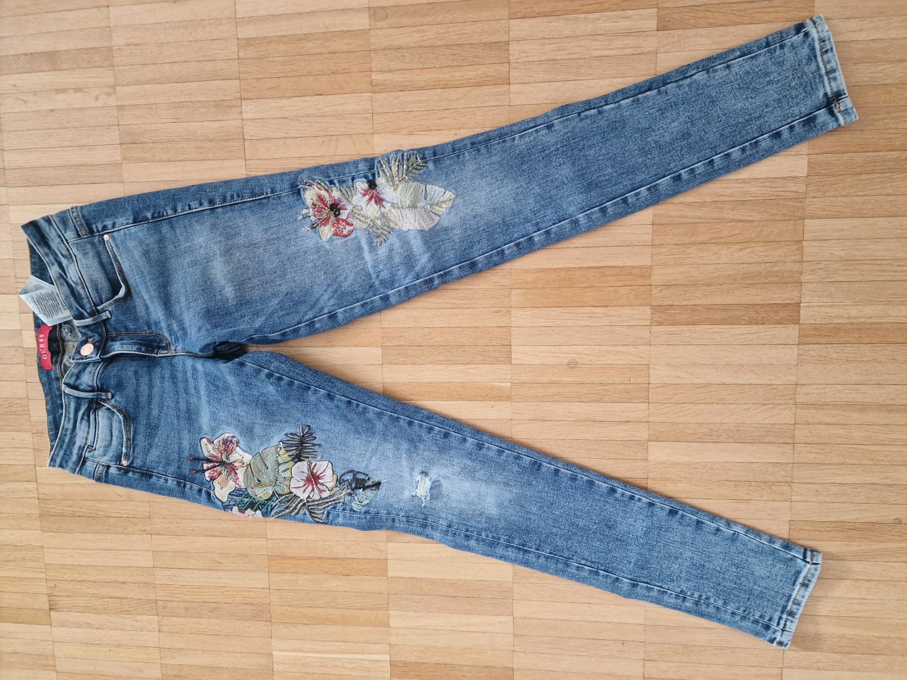 Guess Jeans: Guess Jeans – Nuovo e nell'imballaggio originale da Laufenburg venduto da may_r2st