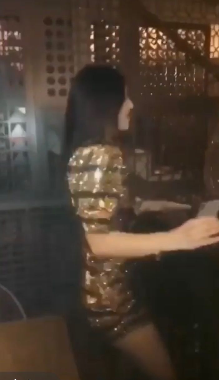 Vestiti: Golden sequin cocktail dress – Nuovo (secondo la descrizione) da Genève venduto da val_rp9x 4