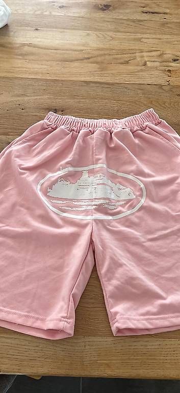 Hosen: Corteiz Shorts in Pink Grösse S – Gebraucht aus Roggliswil von trek01