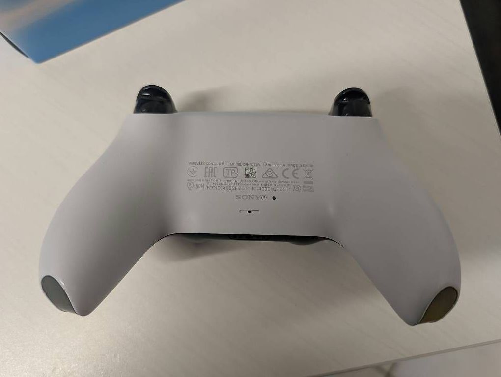 Sony Manettes: SONY Playstation 5 DualSense Wireless-Controller Controller – D'occasion à Sonceboz-Sombeval par michael.l 2