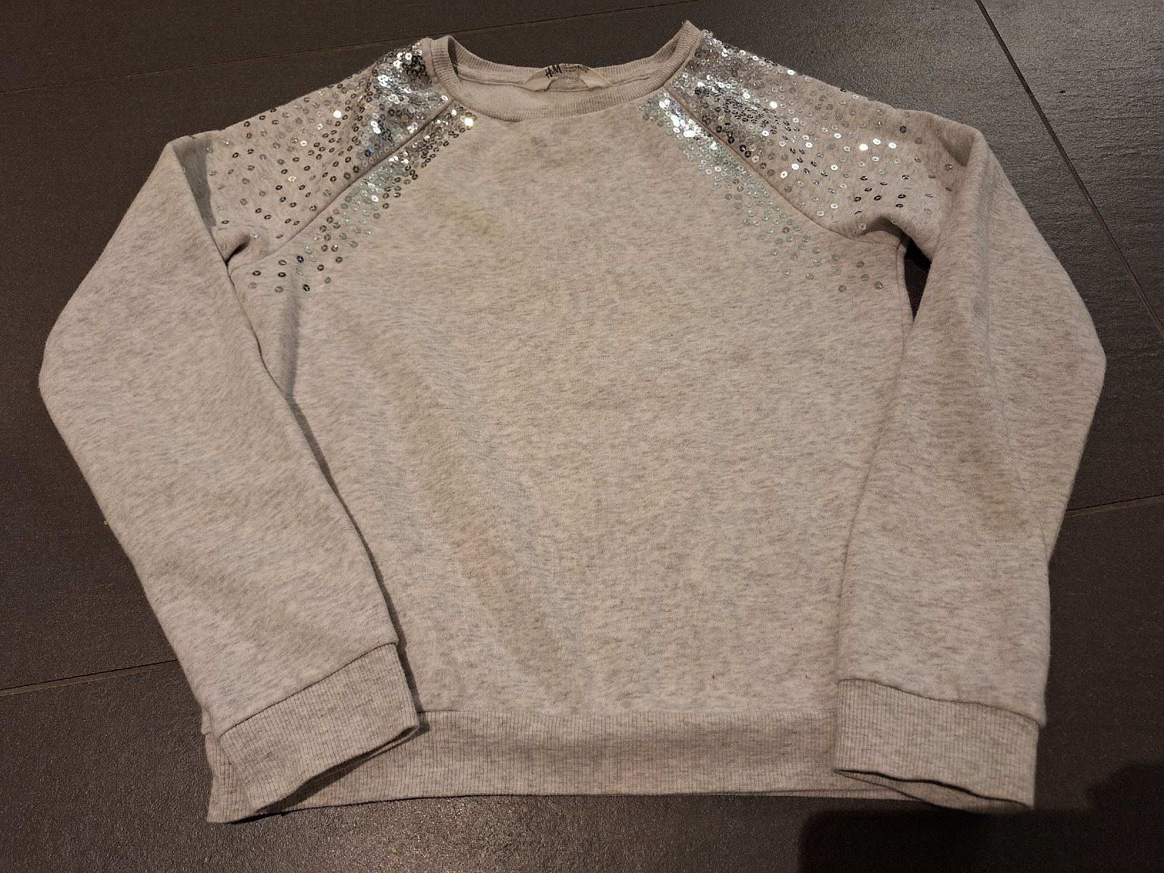 H&M Maglioni & Felpe: Festlicher Pullover mit Pailletten H&M Gr. 146/152 – Usato da Brittnau venduto da Norge77