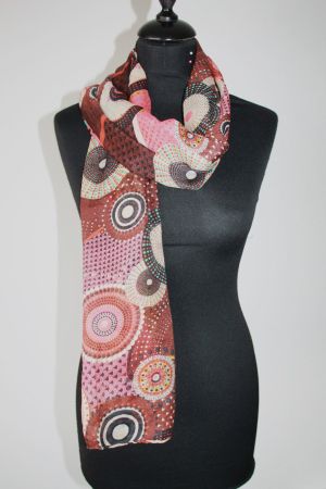 Foulard neuf ressemble à Desigual