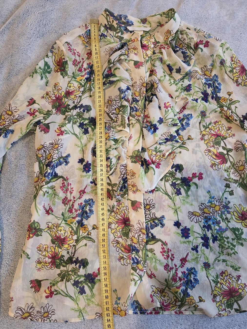 H&M Camicette: H&M Bluse mit Blueme-Muster, Gr. 36 – Usato da St Gallen venduto da vir_5kgt 4