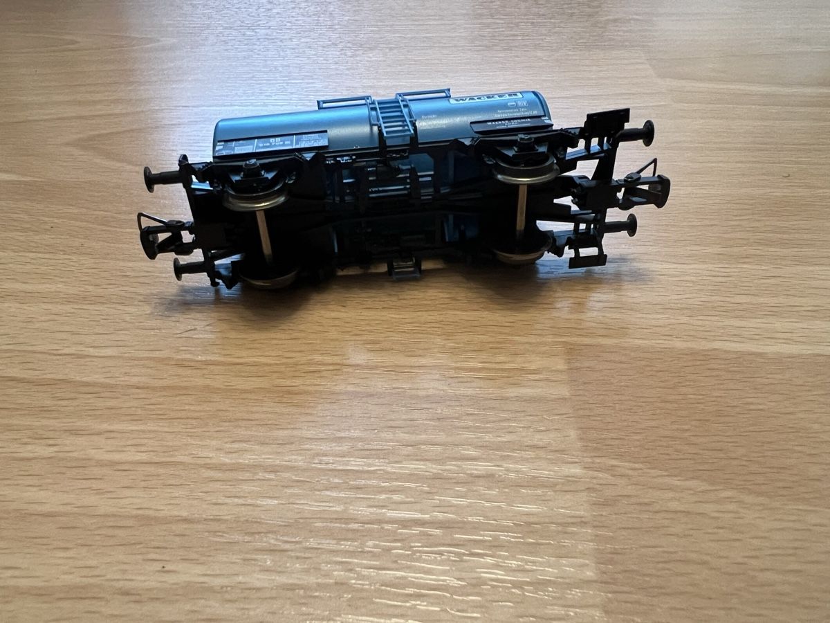 Fleischmann Modellini di ferrovie: Fleischmann Kesselwagen Wacker – Usato da Gisikon venduto da ram_78bx 5