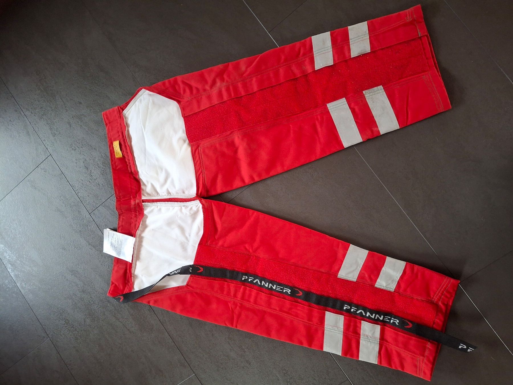 Pfanner Pantaloni: Pfanner Schnittschutzhose – Usato da Sarnen venduto da Miller78