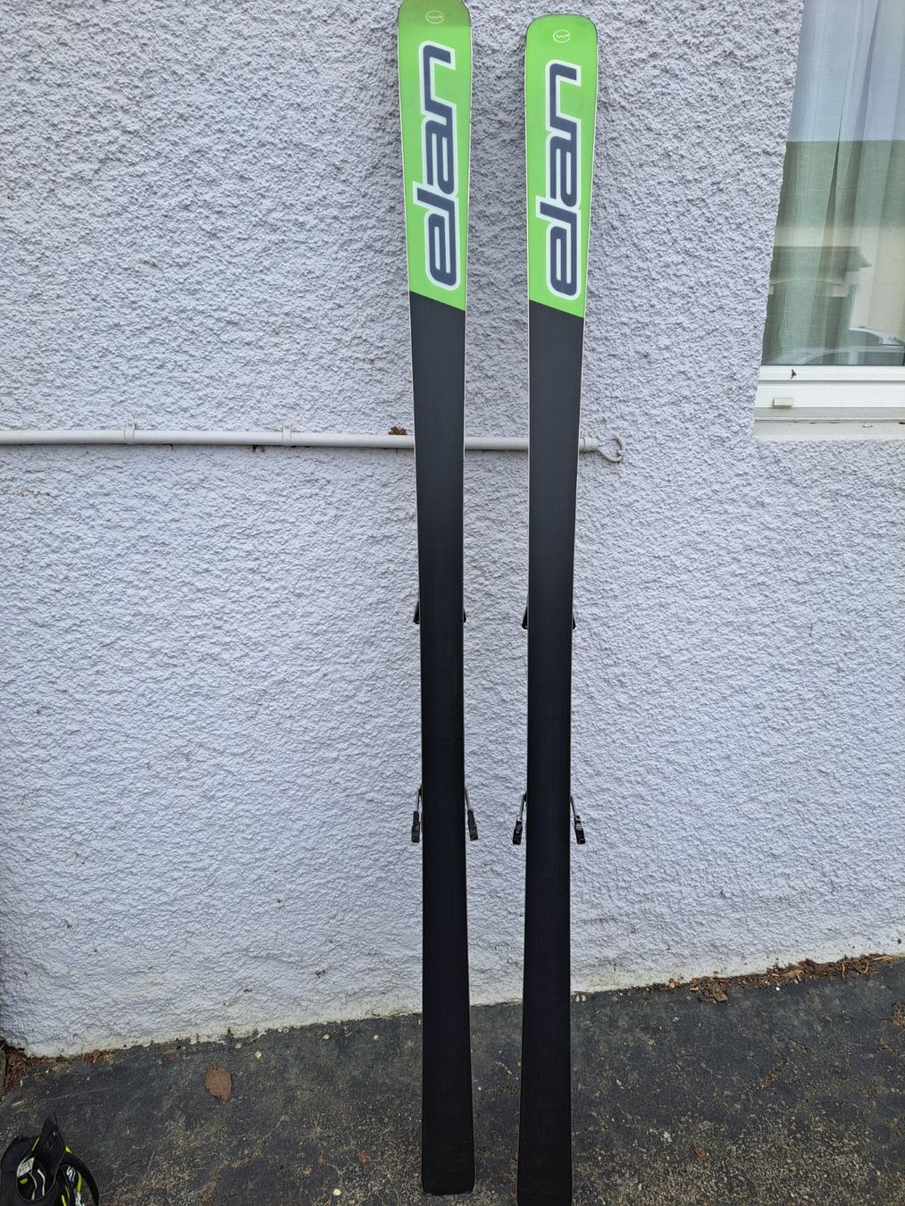 Elan Skis: Skis alpin carving Elan 182 cm – Gebraucht aus Courrendlin von Aheinza 3