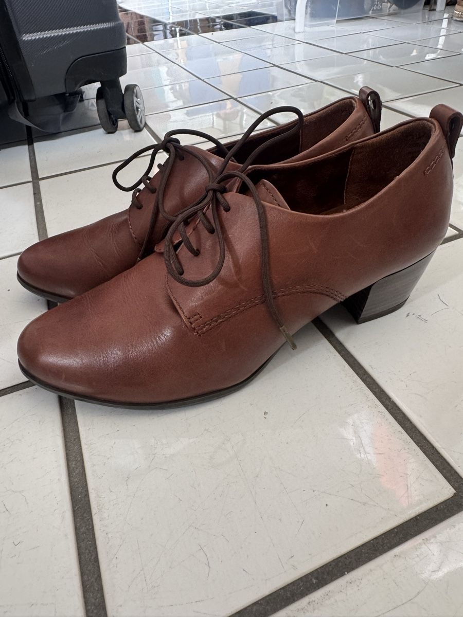 Tamaris Scarpe da donna: Tamaris Lederschuhe, Braun, Gr. 39. – Nuovo (secondo la descrizione) da Adligenswil venduto da agr_6pqd