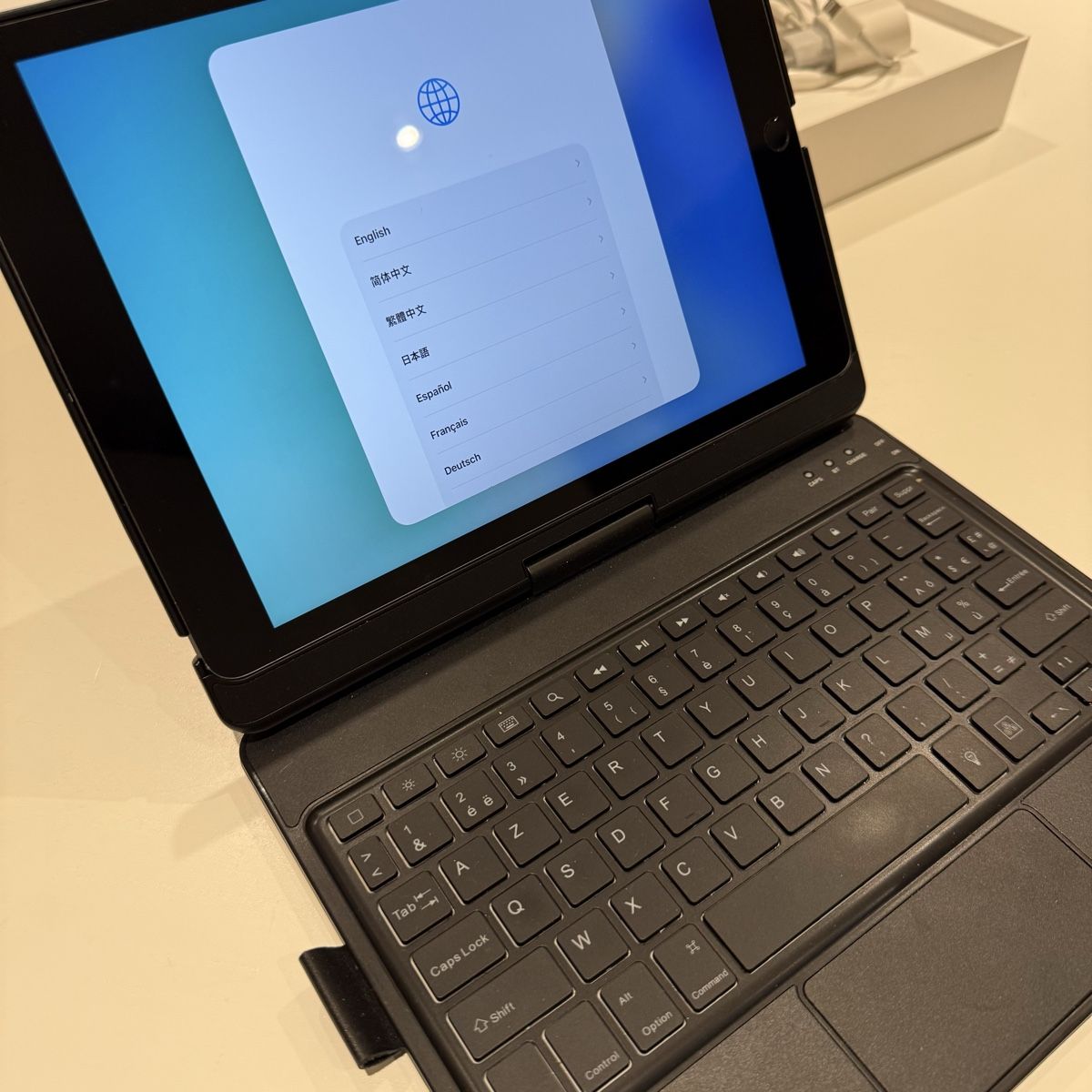 Apple Tablet PC: Apple A2602 iPad 9th Gen 64GB + Keyboard + Apple pen – Usato da Territet venduto da fil_5jwk 3