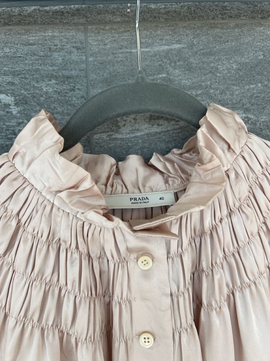 Camicette: Prada blouse size 40 pink silk smocked short sleeve good con – Usato da Luzern venduto da TIsabel
