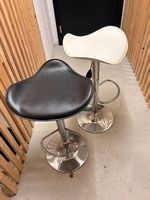 3 schöne Leder-Barhocker