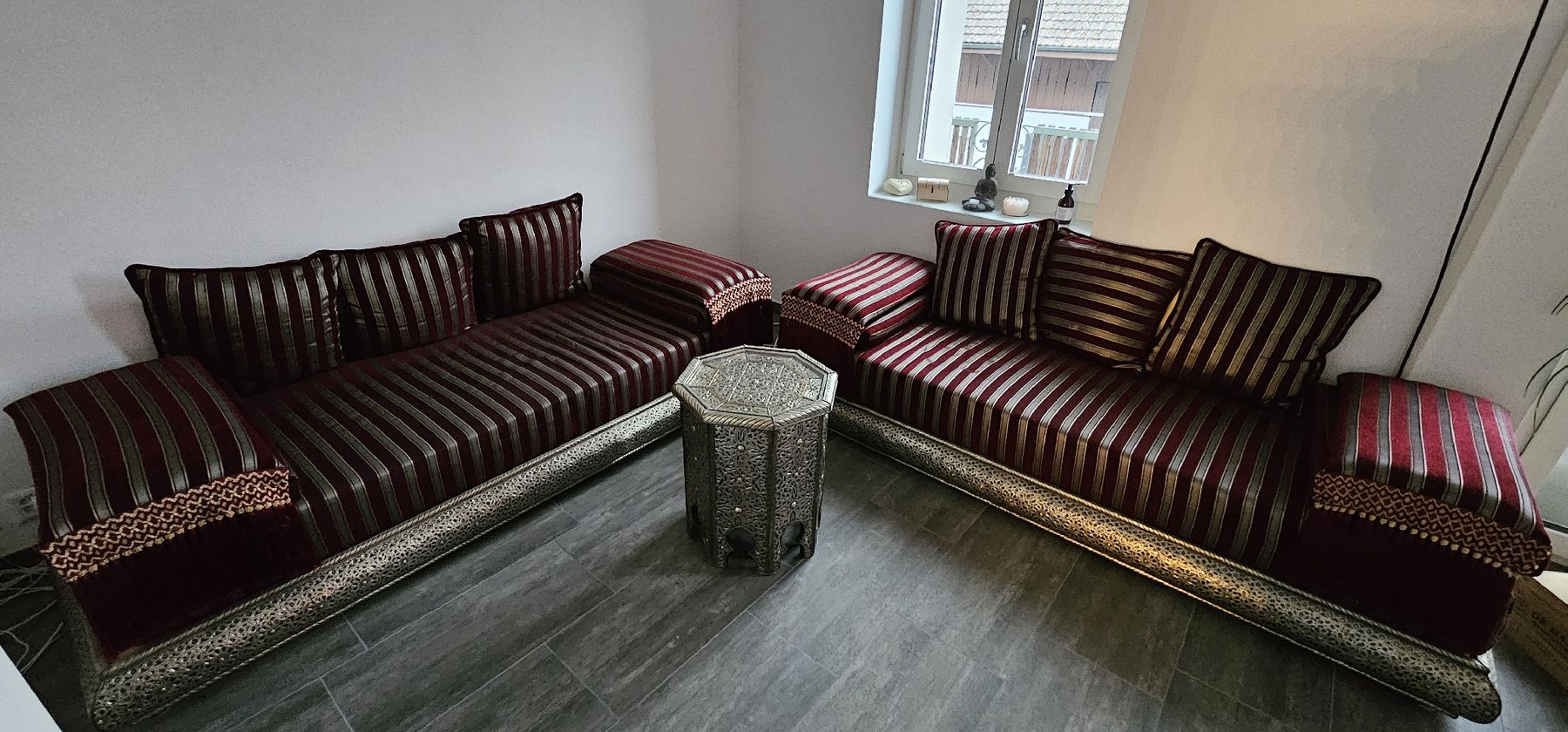 Divani: Orientalische Sofas mit Beistelltisch  – Usato da Fislisbach venduto da mic_7ddp