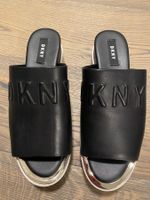 DKNY Sandale